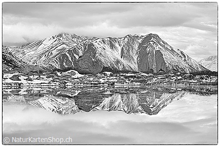 A5-Fotokarte/Klappkarte mit hochwertigem Papierabzug, Einlageblatt und Umschlag. Fototitel: Gemäldehaftes Spiegelbild (Schwarz/Weiss) (Klappkarte, Kunstkarte)